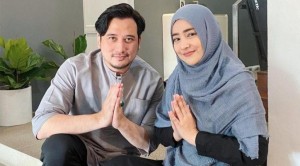 Kemesraan 7 Pasang Artis dengan Usia Pernikahan di Atas 20 Tahun