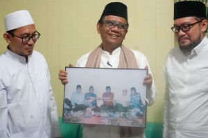 Momen Mahfud MD Kenang Gus Dur dan Kiai Langitan