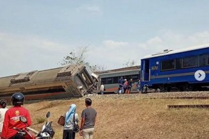 KA Argo Semeru Rute Surabaya-Gambir Anjlok di Wates Kulon Progo