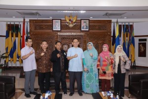 Tambah 6 Guru Besar, Unair Ingin Perkuat Kebermanfaatan