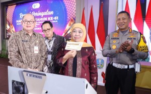 Launching ATM Samsat QRIS, Khofifah: Bapenda Berkontribusi Sukseskan Pembangunan Jatim