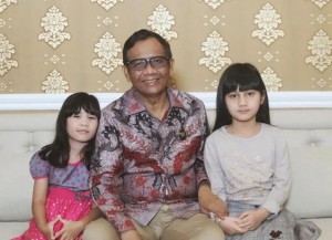 Sempat Dikabarkan Sakit, Mahfud MD Ungkap Kondisi Terkini: Saya Sehat Wal Afiat