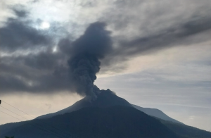 Gunung Lewotobi Laki-laki Erupsi Dua Kali, Letusan 1.000 Meter di Atas Puncak