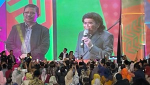 Tampil di Panggung Dev-X, Rhoma Irama Berbagi Pengalaman Dakwah Musik