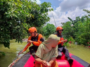 Banjir Landa Demak, Dompet Dhuafa Evakuasi Penyintas hingga Berikan Layanan Pos Hangat