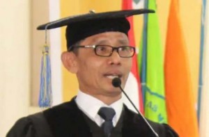 Gelar Guru Besar Bukan Sekadar Hadiah, Melainkan Mandat Akademik Tertinggi