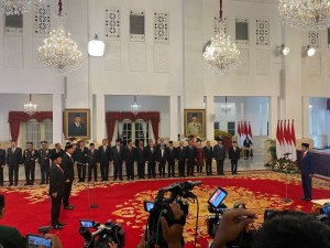 Presiden Jokowi Lantik Hadi Tjahjanto Menko Polhukam dan AHY Menteri ATR/BPN