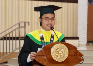 13 Kali Ditolak FK, Roy Malah Jadi Wisudawan Berprestasi Unair