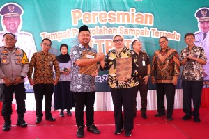 SIG dan Pemkab Gresik Kerja Sama Pemanfaatan Bahan Bakar Alternatif dari Sampah