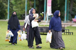 Akhir Ramadhan 2024, SIG Salurkan 6.000 Paket Sembako di Area Operasi