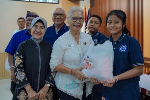 Kemenparekraf-Ikatan Pimti Perempuan Indonesia Santuni Anak Yatim