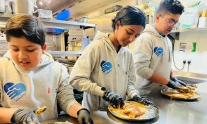 Anak-anak Muslim Inggris Galang Dana Rp1,8 Miliar Untuk Keluarga Pengungsi di Palestina dan Yaman