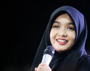Sosok Ning Umi Laila, Pendakwah Muda yang Dikenal Lucu dan Bersuara Merdu