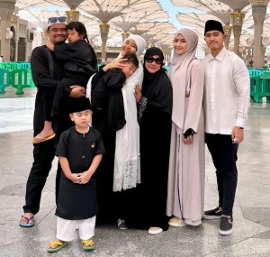 Akhirnya Umrah Bareng Istri, Kaesang: Alhamdulillah Setelah 5 Kali Tertunda