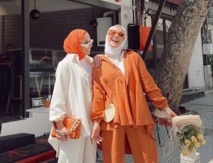 7 Fashion Item Wajib Ada di Lemari Perempuan Berhijab