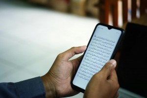 Keajaiban Terapi Murotal Al-Qur'an: Menekan Stres hingga Turunkan Hipertensi