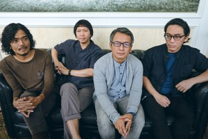 Efek Rumah Kaca Ramaikan Supermusic Superstar Intimate Session 2024 di Madiun