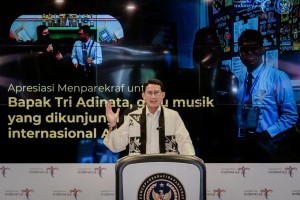 Tri Adinata Guru Musik SMA Al-Azhar Medan: Bertemu Alan Walker Impian Sejak Lama