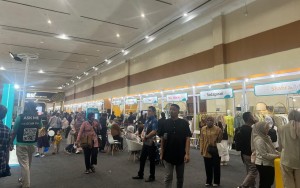 Tawarkan Harga Spesial, Booth Fashion di BSI International Expo Diserbu Pengunjung