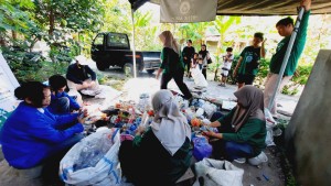Aksi Kolaborasi Mahasiswa UMBY dalam Pengelolaan Sampah di Bantul