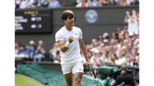 Sinner, Alcaraz Sempat Terpelanting, Emma Maju ke Putaran Kedua