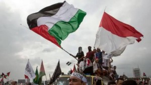 Duka untuk Haniyeh: Aksi Solidaritas Gaza di Jakarta Gelar Salat Gaib