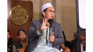Ustadz Adi Hidayat: Merajut Kedekatan dengan Allah Melalui Ilmu dan Iman