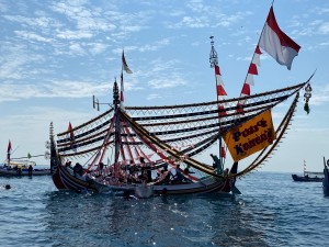 Heppiii Community Probolinggo Gelar Ritual Petik Laut, Diiringi Ratusan Kapal dan Festival Budaya