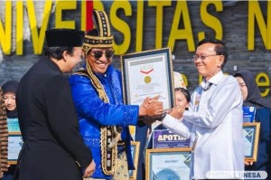 Dua Rekor Muri Jadi Kado Unesa pada HUT ke-79 Kemerdekaan RI