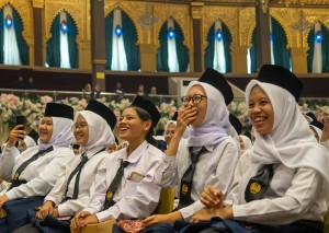 Dicatat Muri, Belasan Ribu Maba Unesa Tulis Harapan untuk Presiden Terpilih