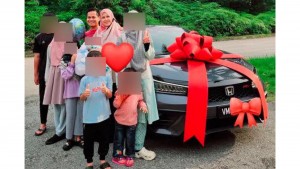 Suami Kasih Hadiah Istri Mobil Honda Karena Pengorbanannya Melahirkan 7 Anak