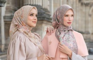 Buttonscarves Rilis Koleksi Scarf Terbaru, Terinspirasi dari Serial Popular Emily in Paris