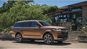 Lincoln Navigator 2025 atau Cadillac Escalade 2025, Mana SUV Mewah Pilihanmu?