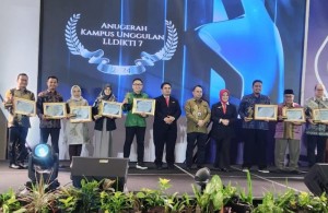 Miliki Judul Penelitian Terbanyak, Ubaya Raih Anugerah Kampus Unggulan