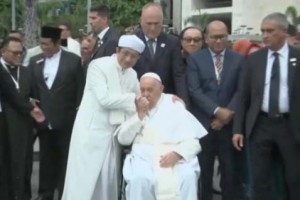 Paus Fransiskus-Imam Besar Istiqlal Cium Tangan-Kening, Tanda Persahabatan yang Tulus