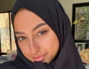 Jennifer Coppen Ajak Baby Kamari Umrah Bersama Ustaz Derry Sekeluarga