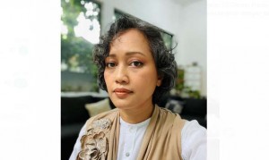 Cerita Riri Rengganis, Suka Menjahit Sejak SD hingga Kini Eksis sebagai Desainer