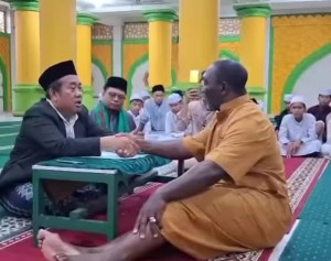 Alhamdulillah, Jacksen F. Tiago Putuskan Jadi Mualaf dan Peluk Islam