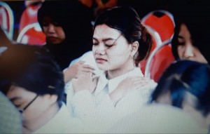 Perkuat Kesejahteraan Mental Civitas Melalui Terapi Butterfly Hug, Unesa Raih Rekor Muri