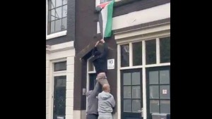 Kerusuhan Pecah di Amsterdam, Suporter Israel Serang Warga dan Bakar Bendera Palestina