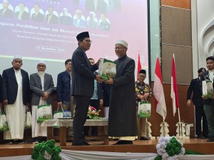 Dakwah Ekonomi Syariah: Solusi Pemberdayaan Ekonomi Umat Muslim Asia Tenggara Menuju Pasar Global USD4,96 Triliun