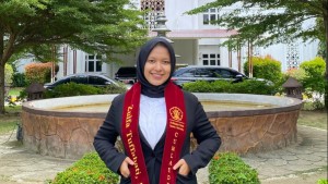Aktif Menulis di Jurnal Ilmiah, Zulfa Lulus dari UIN Ar-Raniry Tanpa Skripsi