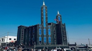 Kontroversi Masjid Al-Zahraa, Pembangunan Masjid Hitam di Idlib Syria Menuai Pro Kontra