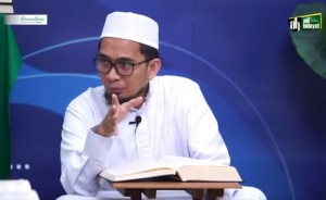 Balasan Sedekah Tak Selalu Materi, Ustaz Adi Hidayat Ungkap Rahasia Ketenangan Hidup