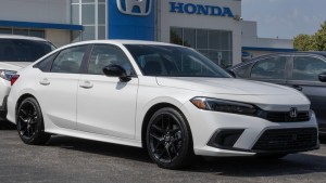 Mencari Alternatif Honda Civic? Ini 3 Mobil Sedan yang Patut Dibeli