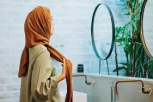 Bagaimana Hukum Muslimah Berhias? Dibolehkan, Asal