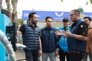 Cek SPKLU Jelang Nataru, PLN Roadshow EVenture Kendaraan Listrik