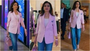Nita Ambani, Istri Orang Paling Kaya Ini Tampil Penuh Gaya Dengan Blazer Merah Muda yang stylish dan Tas Yang Seharga Mobil.
