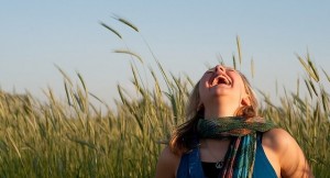 Hasil Studi Menunjukkan Perempuan Lajang Lebih Bahagia Dibanding Pria Lajang