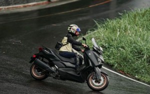 Tips Menjaga Traksi Ban Motor Matic Agar Tidak Mudah Tergelincir